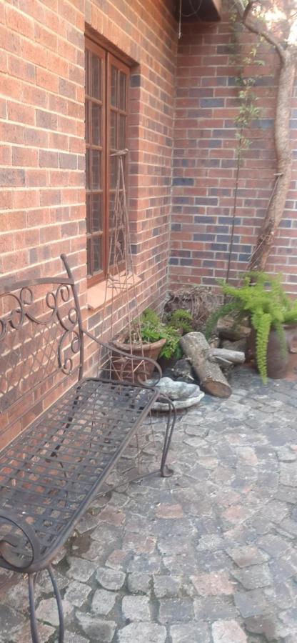 Pantera Lodge & Cheetah Cottage Johannesburg Exterior photo